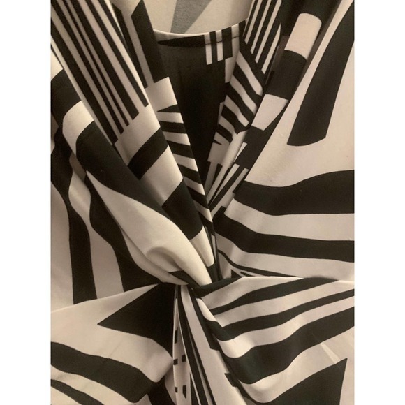 Milano Black and white silky knit blouse​​​​ - Picture 2 of 4